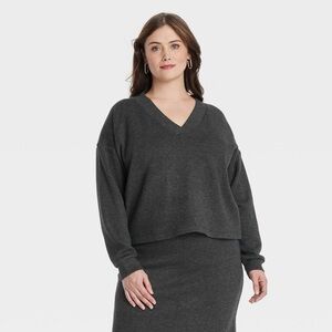 Universal Thread NWT Charcoal Gray Leisure Studio Knit V-Neck Sweater